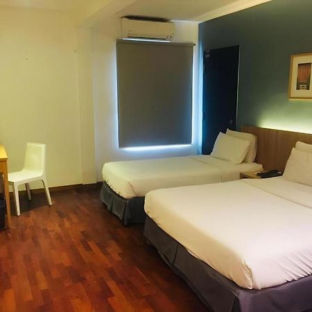 Quayside Hotel Malacca Extérieur photo