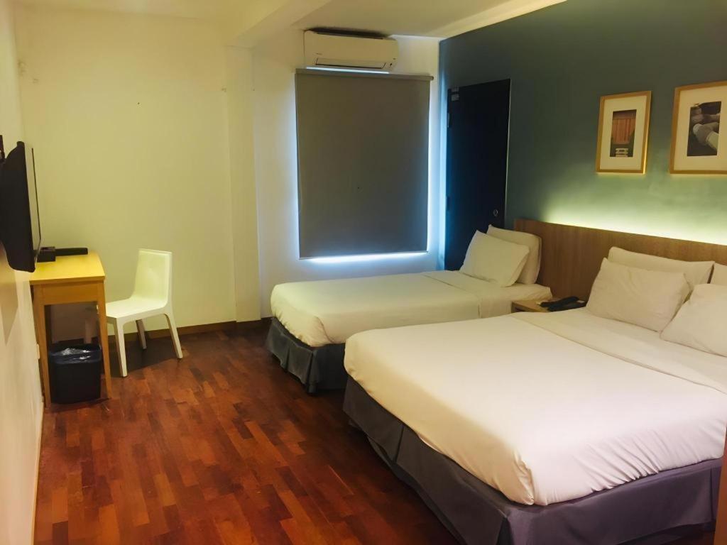 Quayside Hotel Malacca Extérieur photo