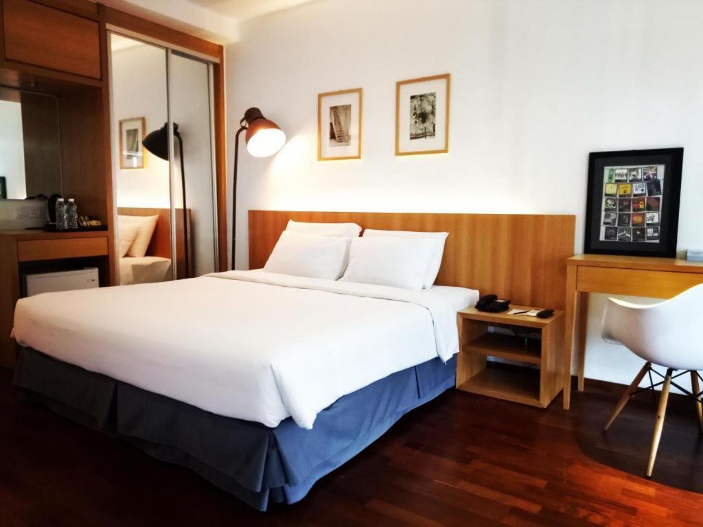 Quayside Hotel Malacca Extérieur photo