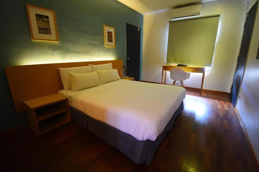 Quayside Hotel Malacca Extérieur photo
