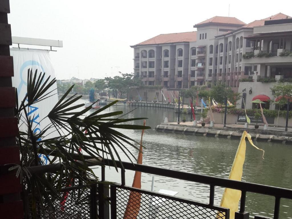Quayside Hotel Malacca Extérieur photo